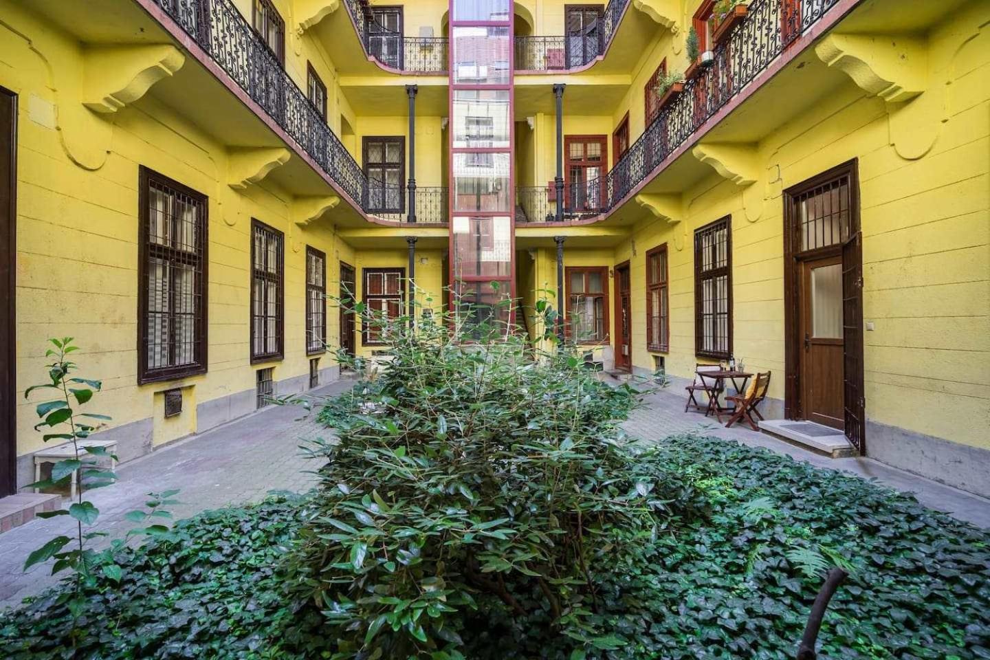 Apartamento Vintage Downtown Escape 2 Baths 2 Beds *